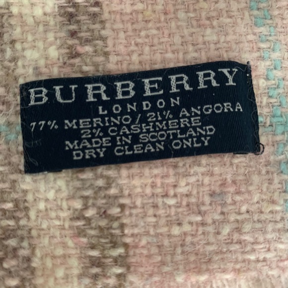Burberry London Scarf - Picture 3 of 5